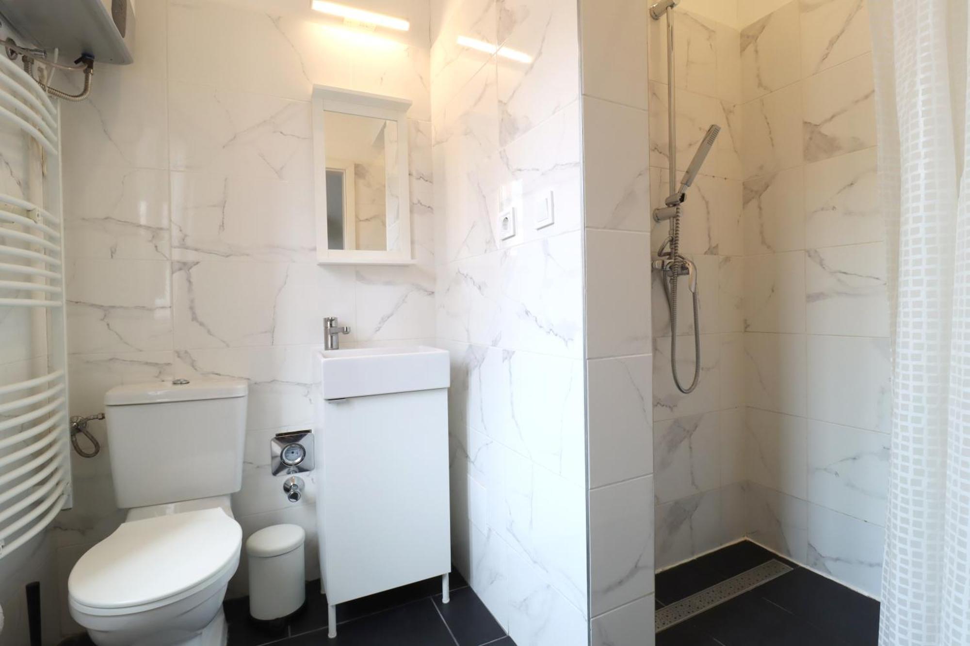 A13 Downtown Apartments With Parking Budapest Esterno foto