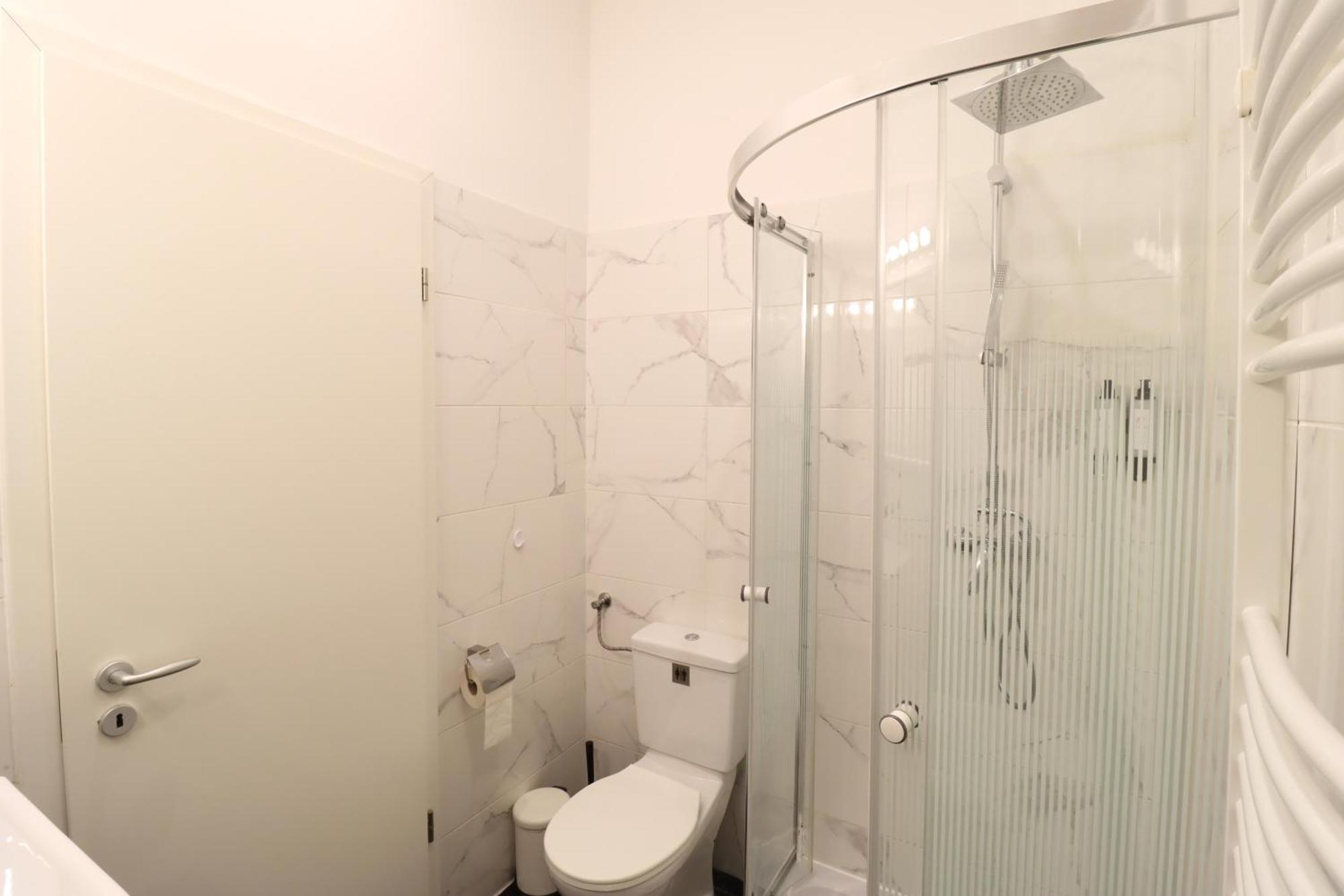 A13 Downtown Apartments With Parking Budapest Esterno foto