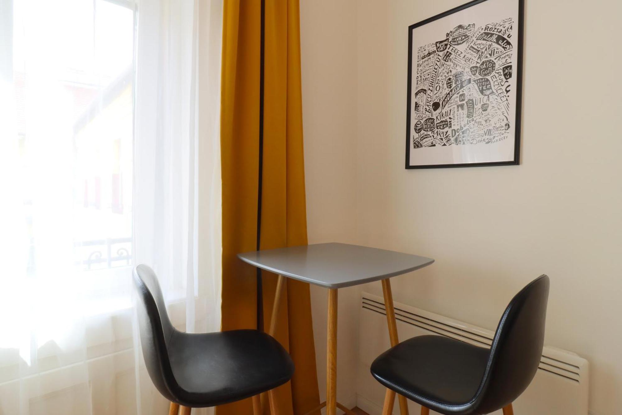 A13 Downtown Apartments With Parking Budapest Esterno foto